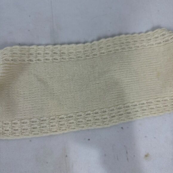 Hand Knit Cream Acrylic Scarf Fringe Textured Pattern Lightweight Winter Wear - Picture 5 of 5